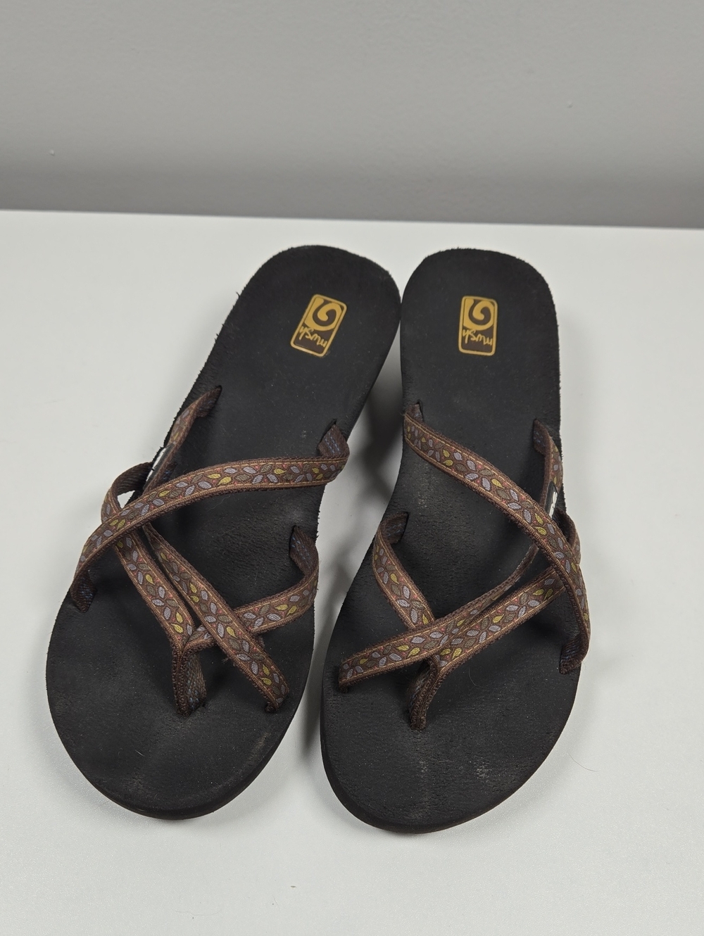 Teva Mush Brown Strappy Sandals with Subtle Multi-Color Pattern